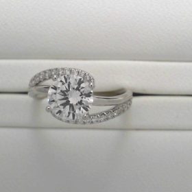 Vlora Classic Engagement Ring
