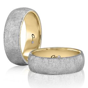 Two-Tone Scratched Matte Finish Platinum Men’s Wedding Band With Gold Interior